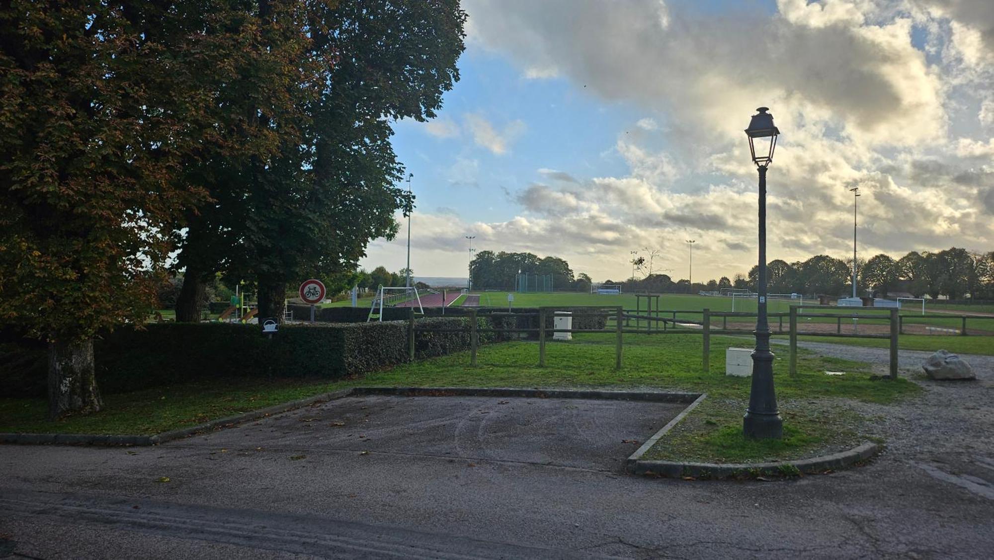 Studio De L'Hippodrome Mortagne-au-Perche Bagian luar foto